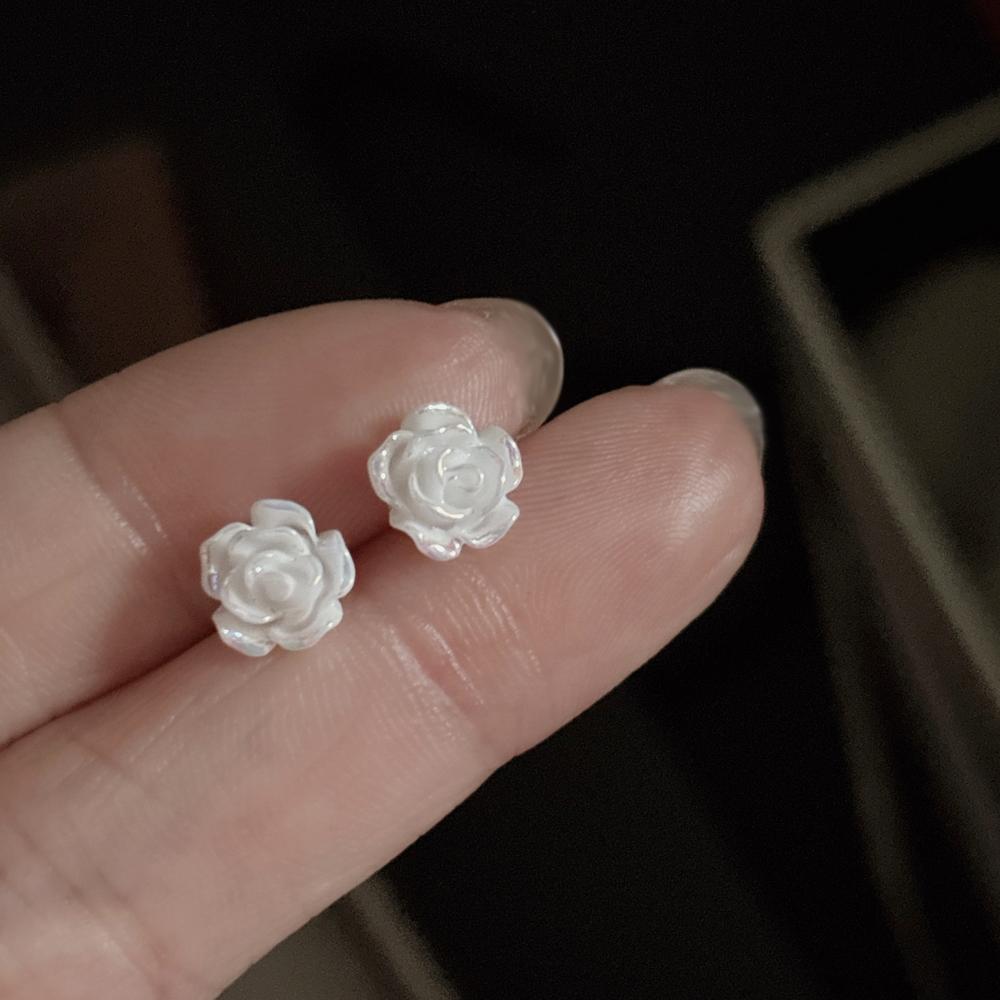 白色迷你玫瑰花耳钉女生精致小巧花朵耳环日常学生耳饰S925银针