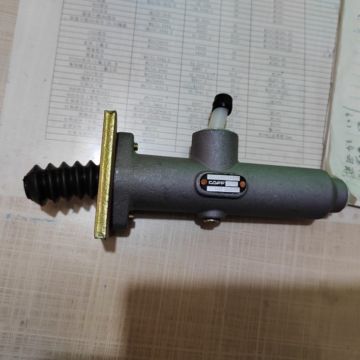 徐工中联上柴动力汽车配件12吨吊车离合器总泵43271000190