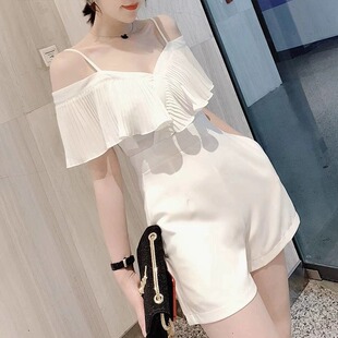 荷叶边性感吊带连体裤夏季女高级感新款小个子一字肩连衣短裤套装