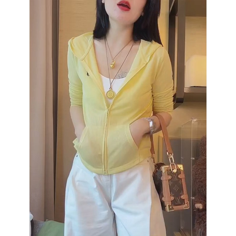 小马刺绣黄色连帽开衫外套女2025年秋季新款气质修身短款长袖上衣