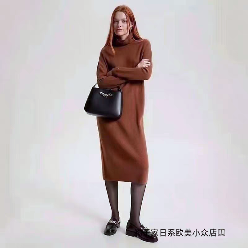 慵懒风高领针织连衣裙女秋冬2025新款配大衣的内搭毛衣裙子中长款