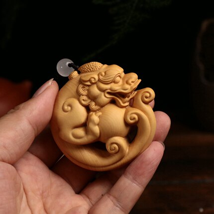 小叶黄杨木雕手把件随身把玩实木雕刻文玩挂件貔貅抱球有球必应