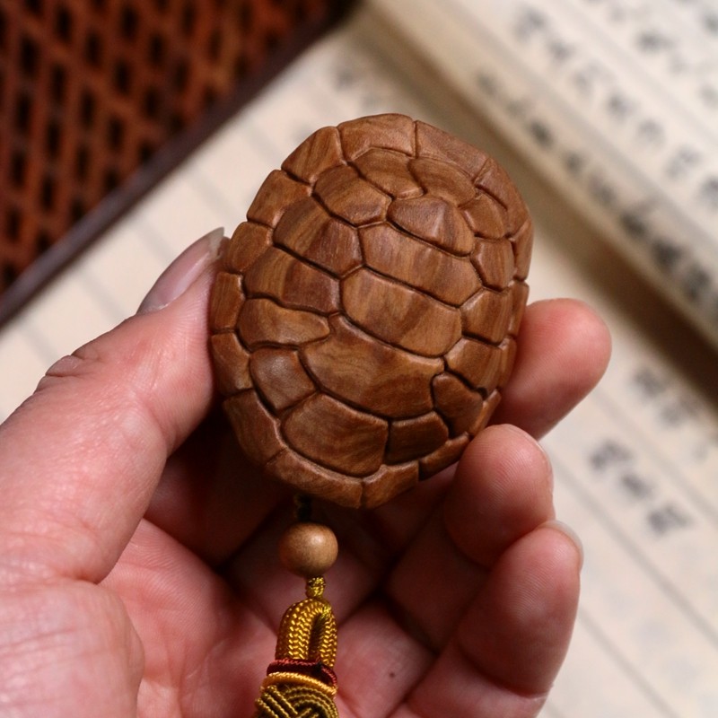 澳洲檀香木雕手把件龟壳动物沉水雕刻把玩钥匙链挂件礼品富甲天下
