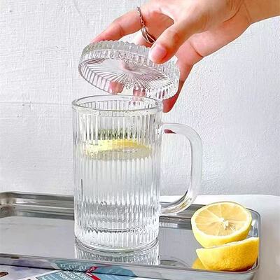 家用竖纹玻璃茶杯ins高颜值带盖带把手喝水杯子女饮料果汁咖啡杯