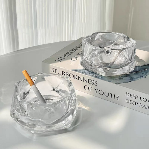鹿起晴岚玻璃烟灰缸简约