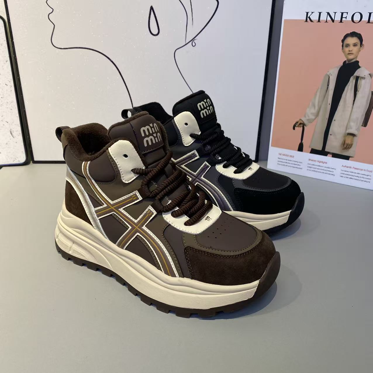 2025冬季新款女款真皮加棉保暖高帮休闲鞋时尚百搭舒适防滑底女鞋