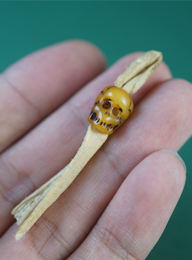 特色西藏传手工羊皮绳卡子骨雕骷髅配珠藏式佛珠配饰文玩菩提侧挂