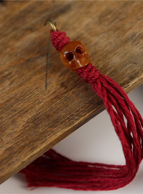 藏红色手编流苏绳配藏式天然牛骨珠雕刻骷髅配珠diy佛珠侧挂坠件