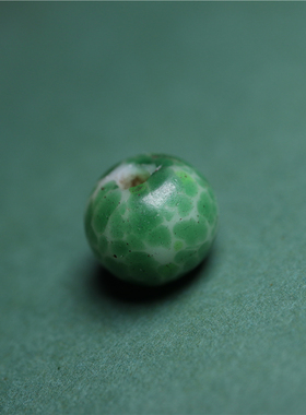 〓包老〓精品清代水墨点彩琉璃白底胎翠绿色琉璃珠手串配散珠DC18