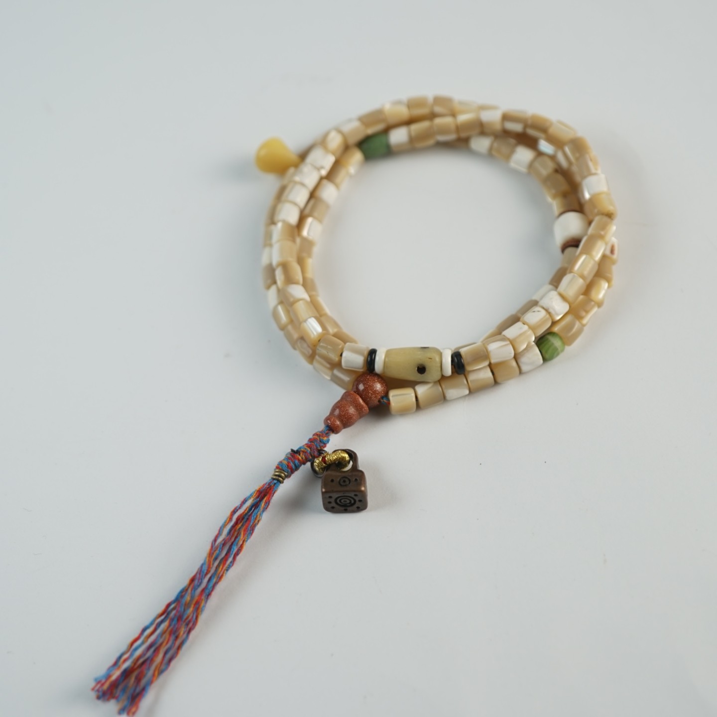 包老西藏传手捻藏式老鱼骨手串108佛珠藏民手盘老珠串搭配设计