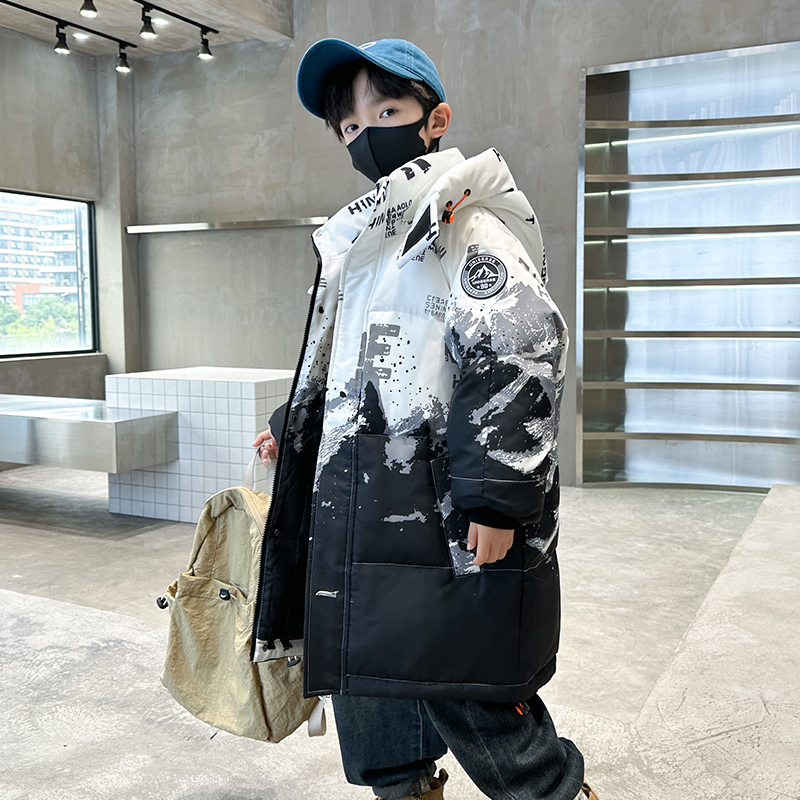 中长款加厚男童外套渐变