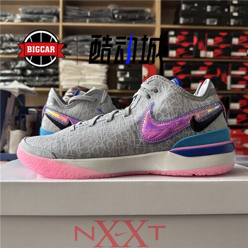 NIKE詹姆斯实战篮球鞋