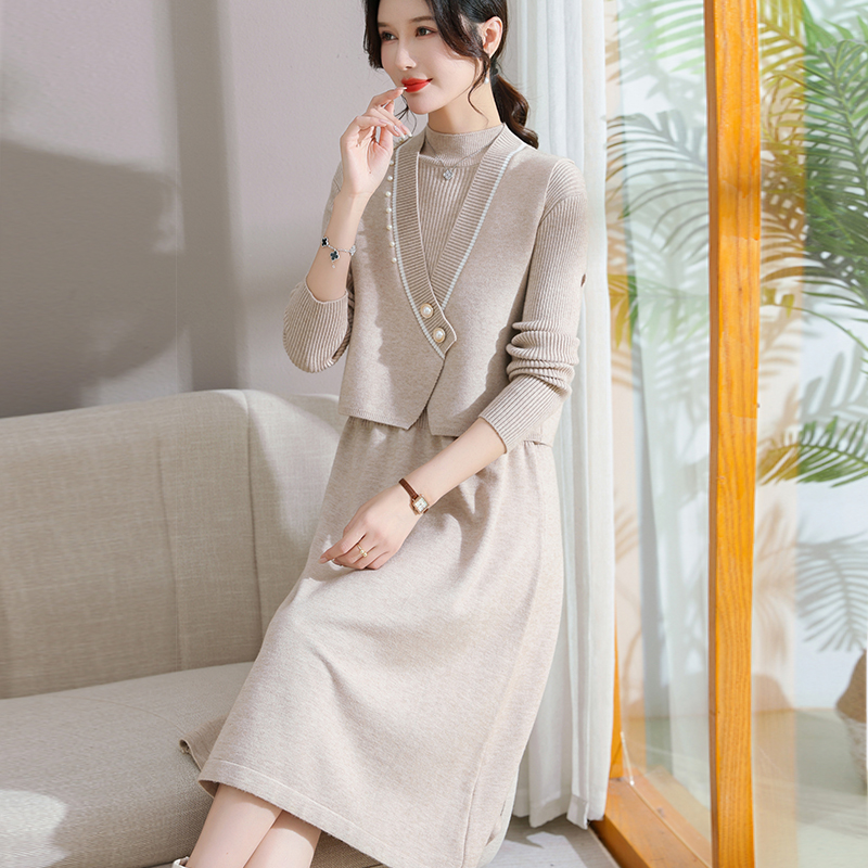 2023新款年轻妈妈春秋装连衣裙套装洋气时尚中老年女秋装两件套裙