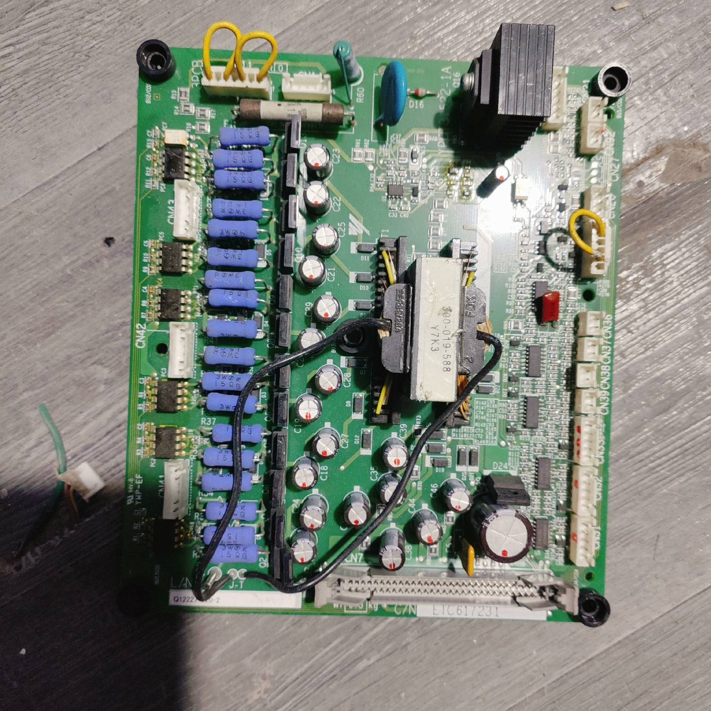 议价-安川E7 F7系列45KW 55KW 75Kw变频器电源驱动