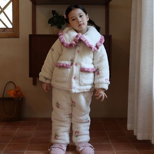 鱼飞云游冬季新品女童翻领双层长毛绒家居服儿童加厚保暖睡衣套装