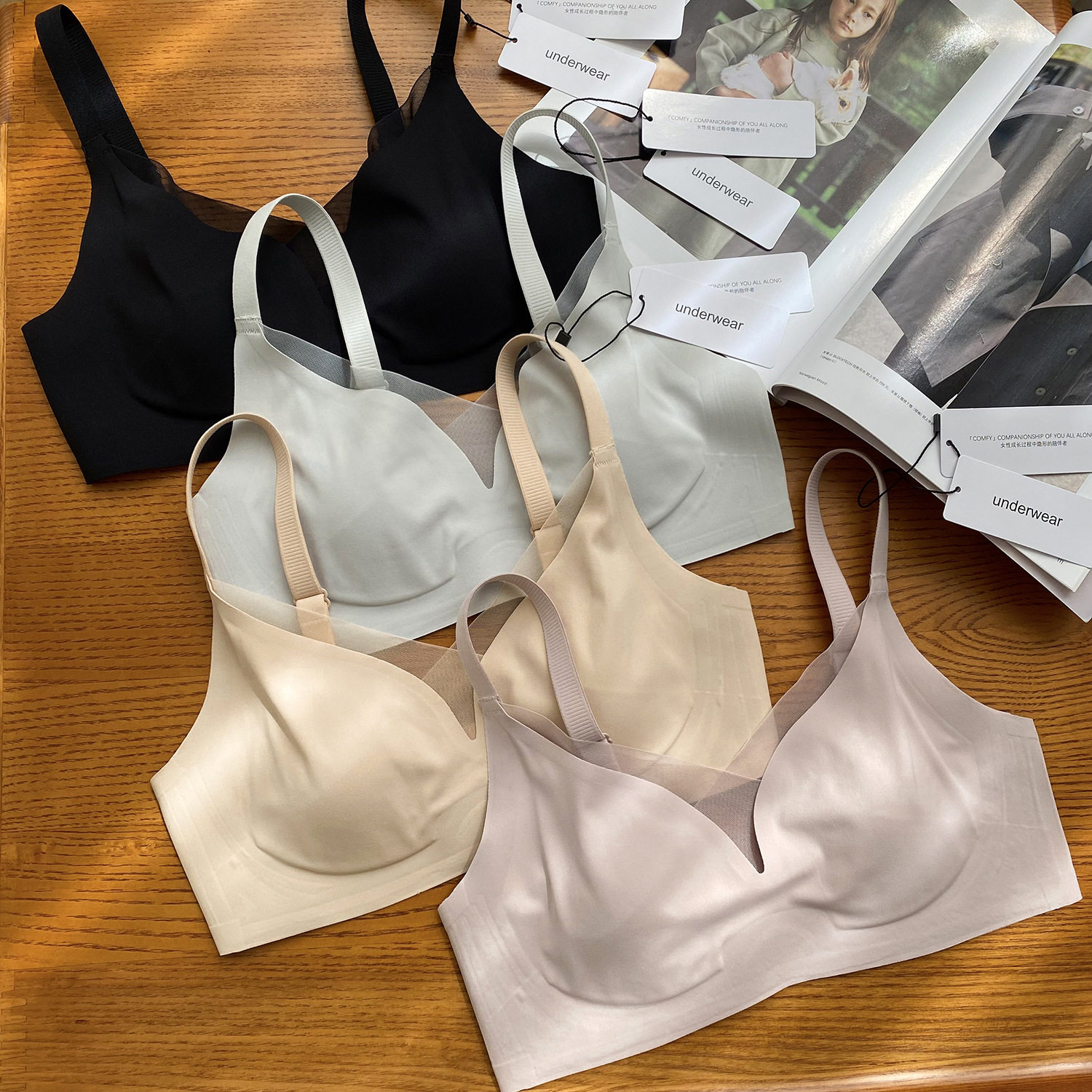 柔软无痕裸感内衣 无钢圈深V兔儿薄杯文胸一片式大胸显小简约胸罩