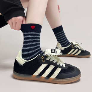 冬天加厚植绒纽扣保暖撞色羊毛袜ins潮无骨条纹女袜中筒袜堆堆袜