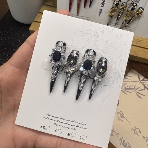垂尾 黑色重工爆闪锆石现代手工穿戴甲甄嬛娘娘长款美甲高级ins