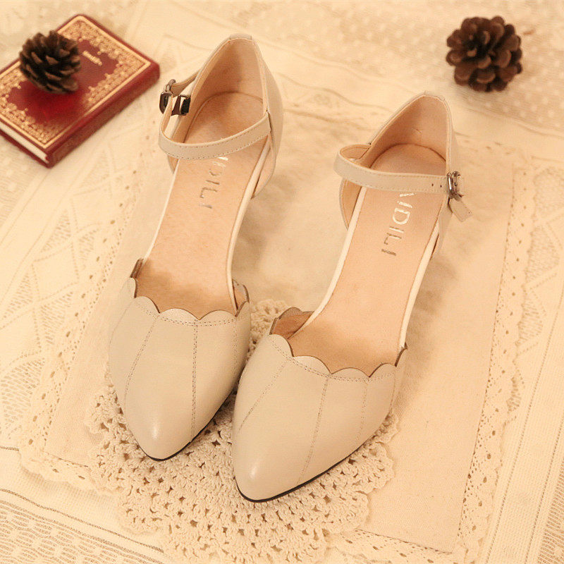 春季新款甜美公主淑女名媛真皮一字带皮鞋尖头中跟知性文艺女单鞋
