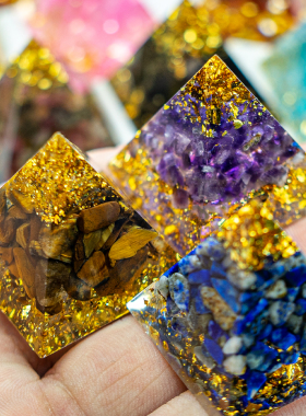 天然水晶金字塔虎眼石紫水晶