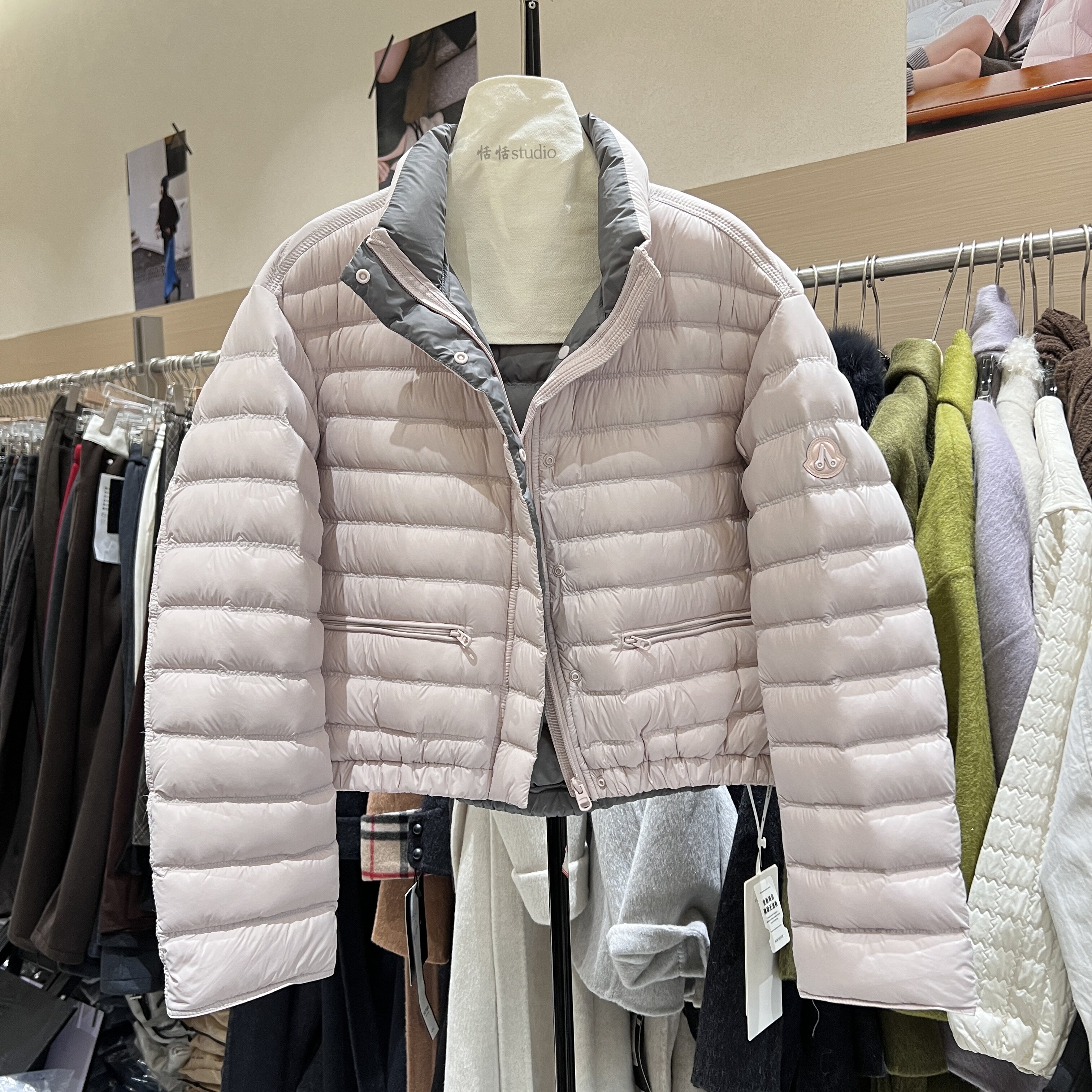 欧货90白鸭绒排骨羽绒服女2026冬袖剪刀立领拉链轻盈保暖鸭绒外套