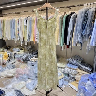 气质绝美高级感收腰裙26021 新款 法式 温柔风别致花朵连衣裙女夏季