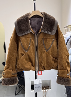 E倩布衣8137冬季新款羊羔毛翻领短款加厚白鸭绒羽绒服皮衣外套女