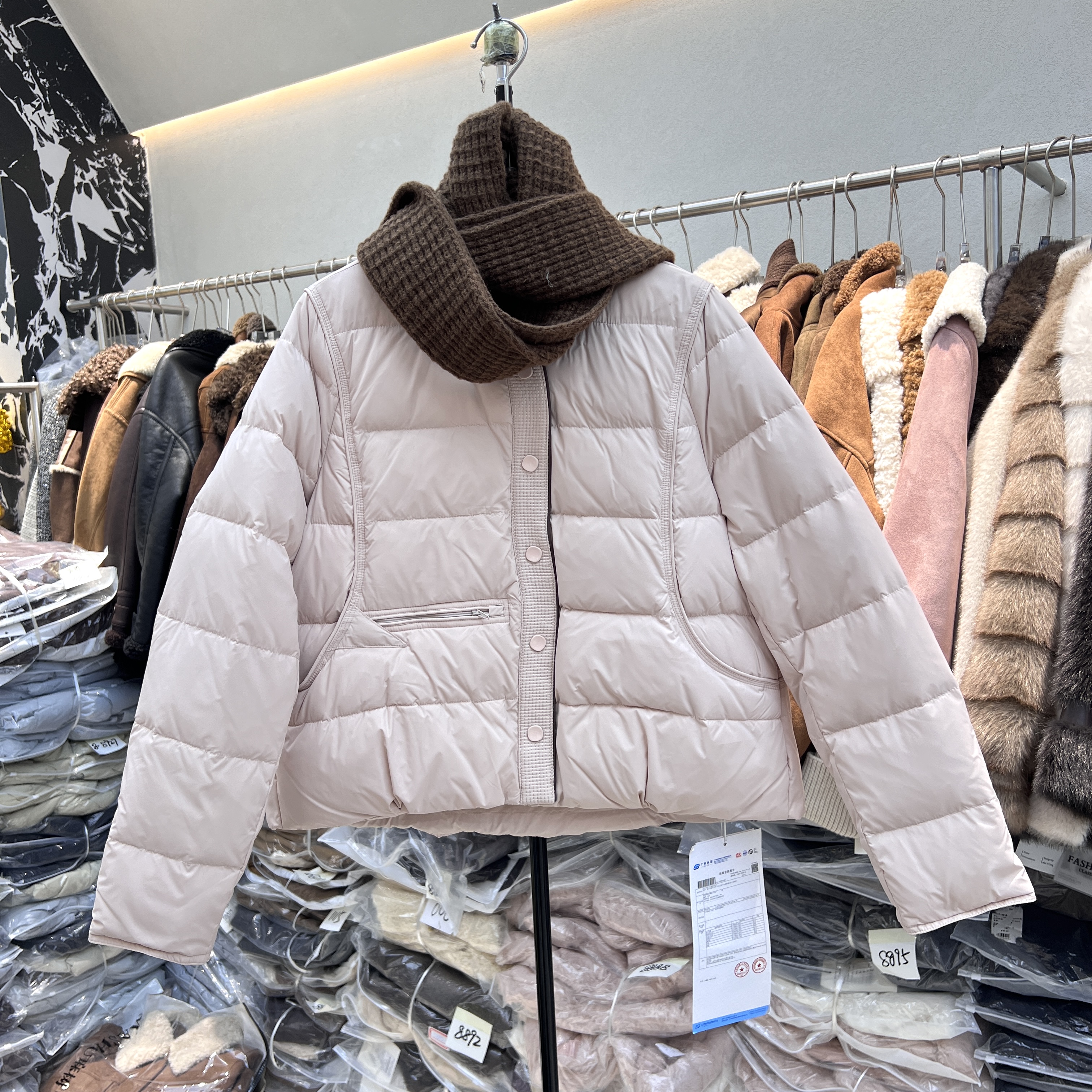 围巾羽绒服女短款简约设计感2025冬季小个子宽松显瘦百搭外套8897