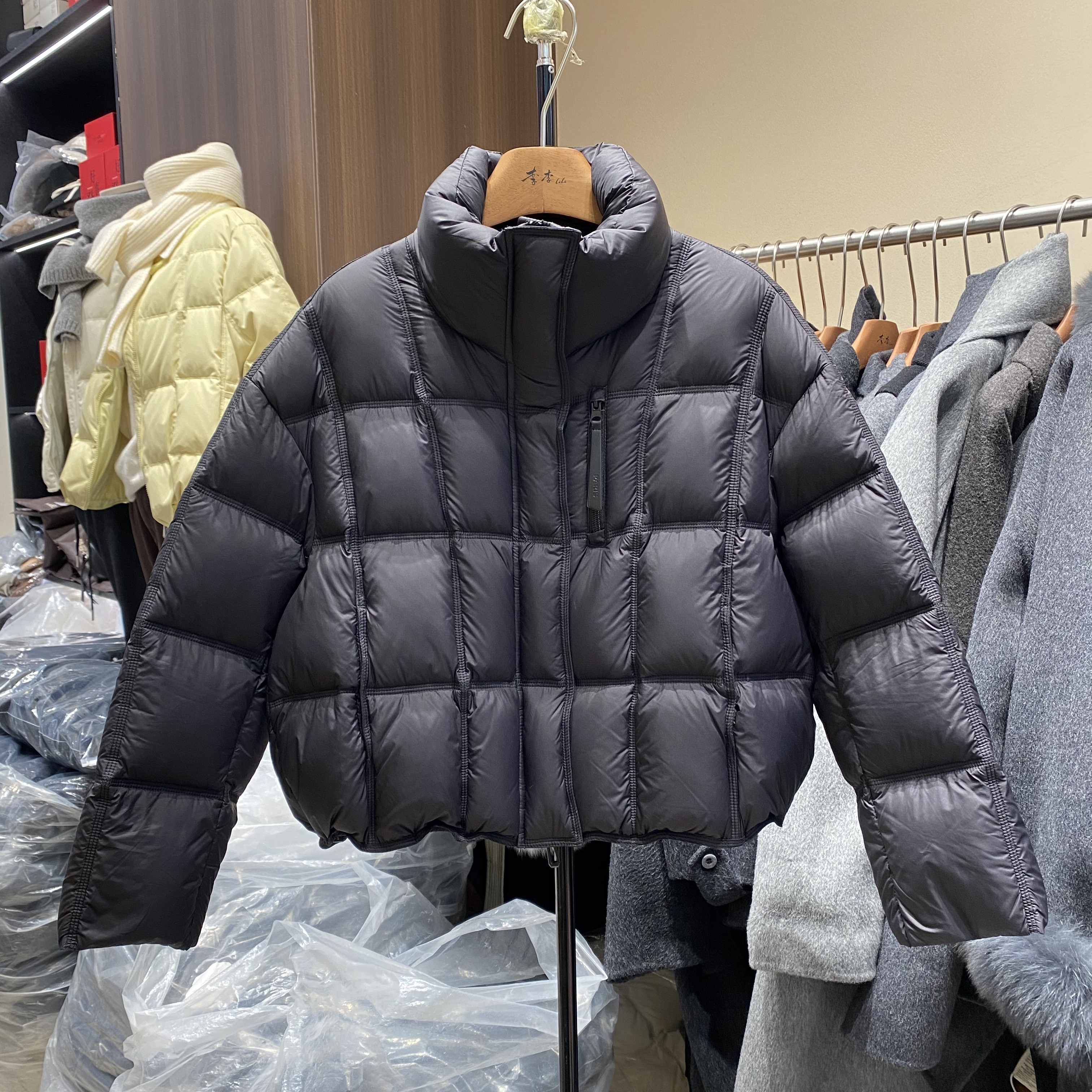 格子2025欧货冬季新款立领拉链装饰90鹅绒女厚实羽绒服外套18183