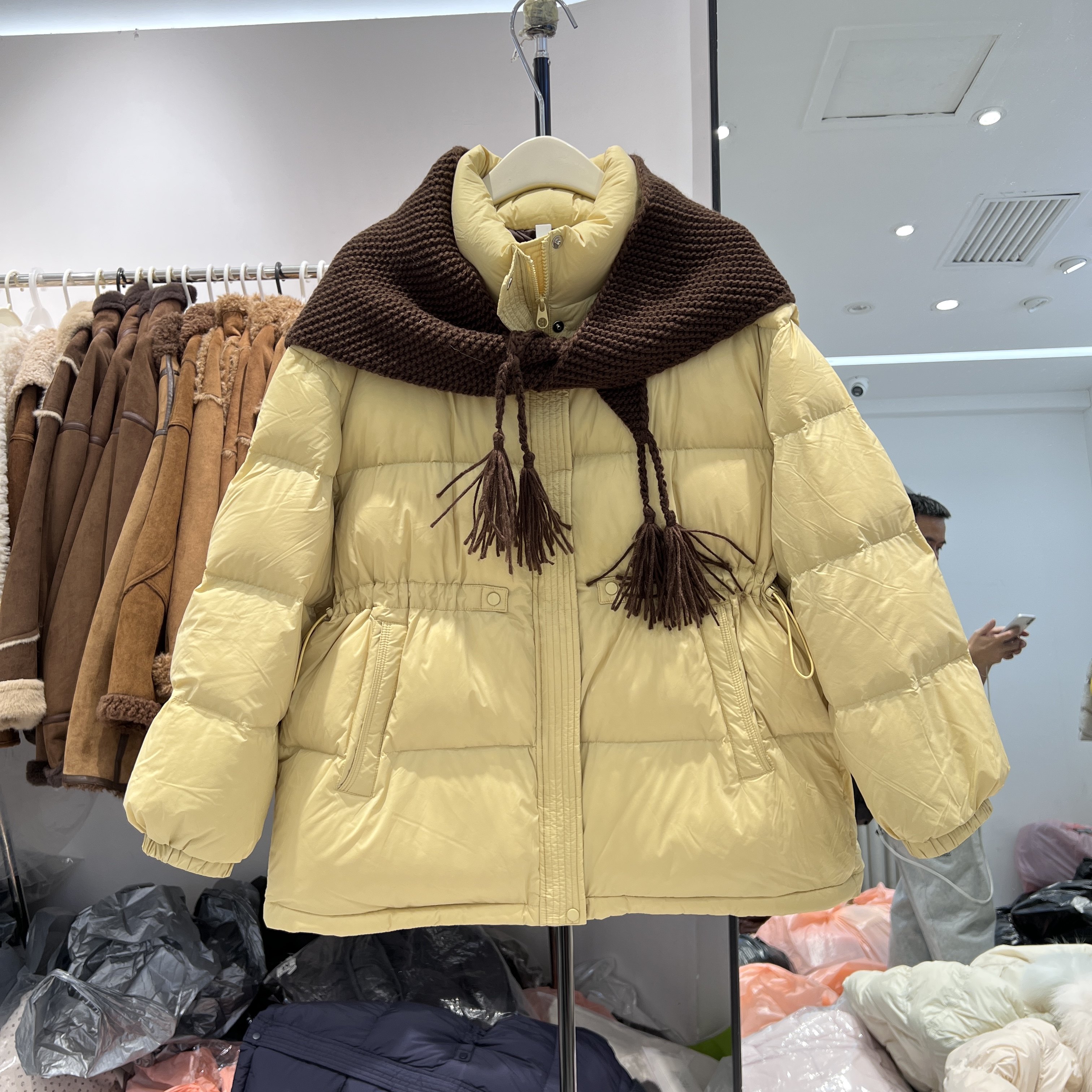 2025冬季新款韩版宽松显瘦百搭连帽针织围巾羽绒服女保暖外套2619