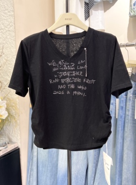 2026夏季新款女装时尚宽松显瘦短袖T恤女V领字母印花上衣8253