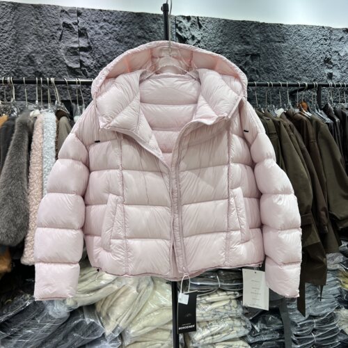 商场云朵泡芙连帽羽绒服女短款2025冬季新款超好看的90白鸭绒外套