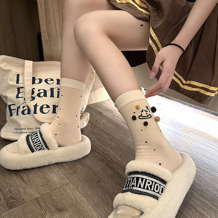 春秋刺绣潮可爱中筒袜女