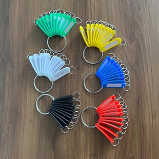 小迷你家用钥匙收纳盘防丢出租屋宿舍钥匙扣可标记分类锁匙牌串