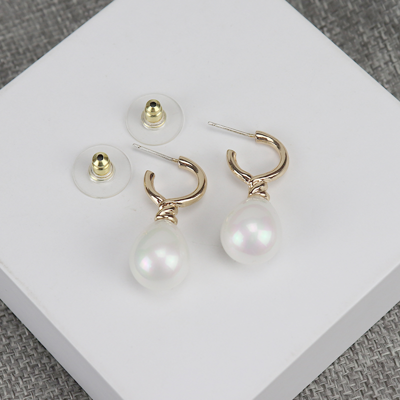 宫廷复古黛安娜王妃同款强光珍珠耳钉S925银针耳饰