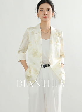 DianThia印花缎面高级感西装外套女2026夏新款气质盘扣撞色袖西服