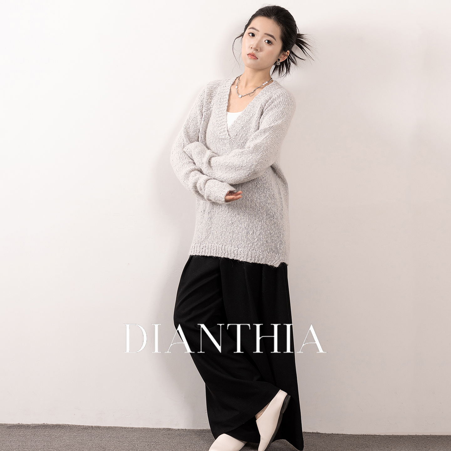 黛安西娅羊毛慵懒风秋冬V领毛衣