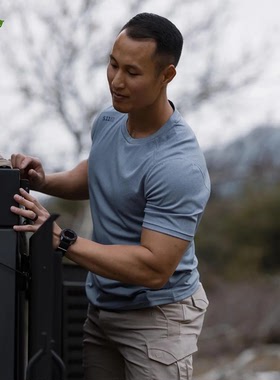 5.11 高性能短袖41291 Sulli 防紫外线圆领短袖 T 恤