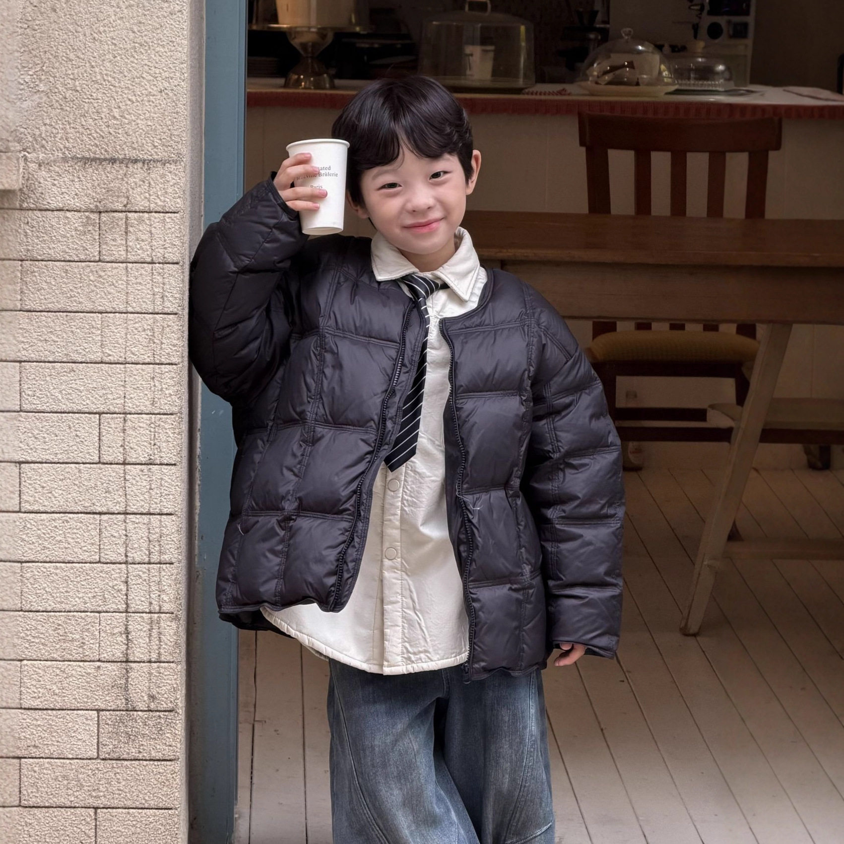 小杰家2025冬季新款男童白鸭绒加厚豆腐块黑色羽绒服