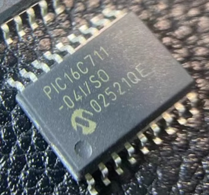 进口正品 PIC16C711-04/SO丝印PIC16C711封装SOIC-18 测试好