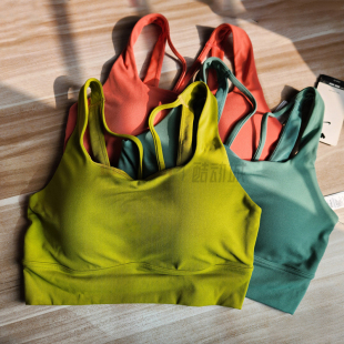 酷动城耐克NIKE 瑜伽健身训练舒适运动内衣DO6620 ZENVY女子一体式