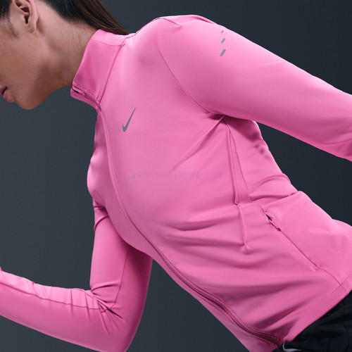 酷动城Nike Swift女子显身材速干拉链紧身运动上衣长袖外套IB1999
