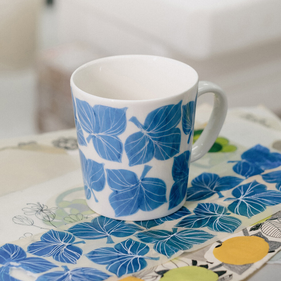 arabia插画手绘风花卉色彩马克杯