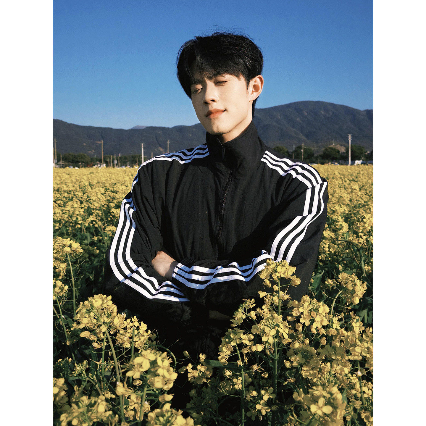 明星同款黑色三条杠外套男款春季户外三防软壳冲锋衣防晒立领条纹