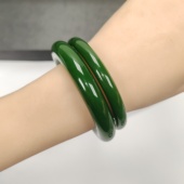 仿和田碧玉菠菜绿乳化玻璃圆条手镯会弹起玻璃外蒙料防弹手镯抗摔