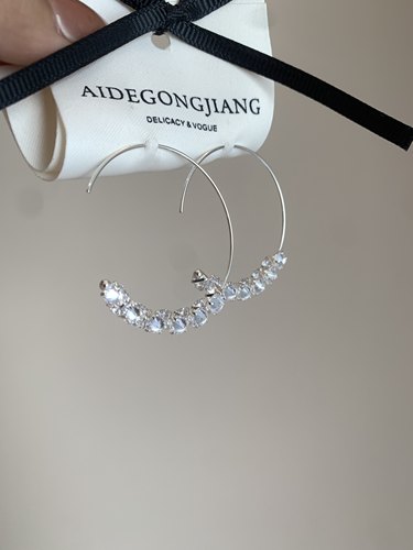 Atelier Koa闪钻独特圈圈耳环