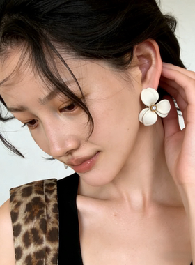 0326新品Atelier Koa 日本手工制作白色花朵耳环