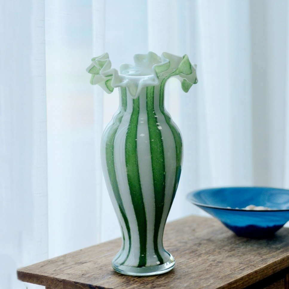 中古风奶白条纹绿色玉感芬顿花边褶皱裙摆美人花瓶水养插花器摆件