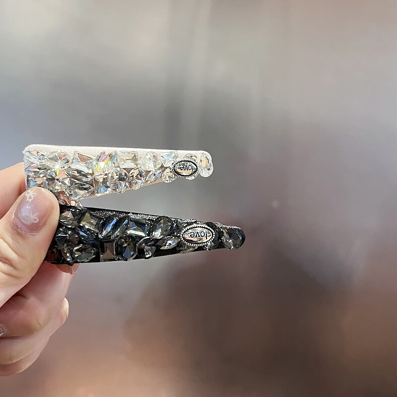 高级感春夏新款水钻星球漆皮发夹简约复古刘海夹发卡少女边夹发饰