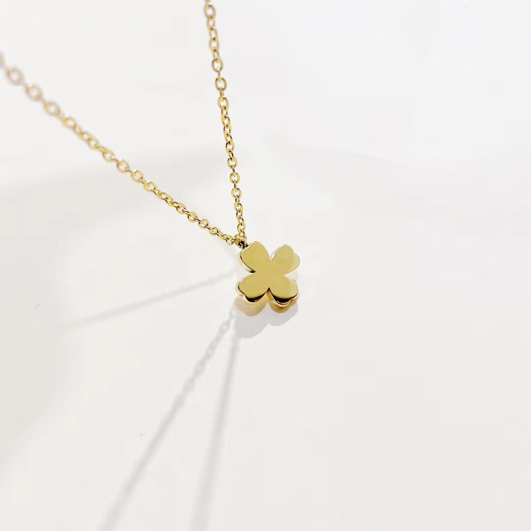 韩版四叶草百搭项链女钛钢不褪色渡金色网红款幸运草锁骨链项坠子